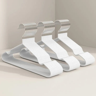 cintre blanc aligné