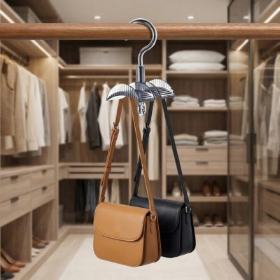 crochet pour sac à main gris suspendu deux sacs