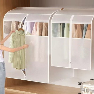 deux housses penderie vetements cote a cote penderie rendu propre