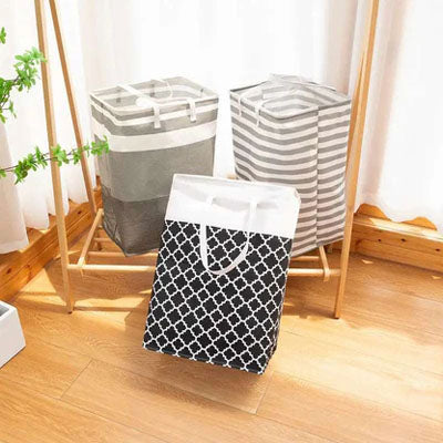 panier a linge sur étagères portant vêtement chambre