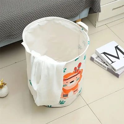 panier à linge vêtement livre chevet fauteuil