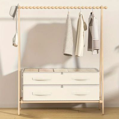 rangement sous lit couette étagère portant vêtement