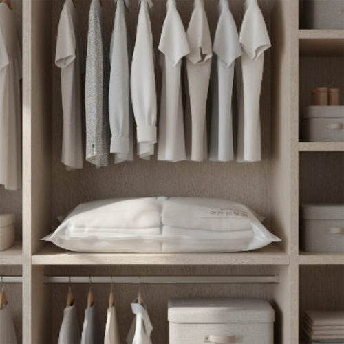 sac vetement sous vide pose etagere dressing ouvert