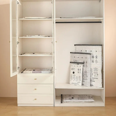 armoire optimise place avec sac pour vetement sous vide
