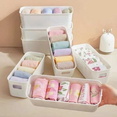 boite de rangement plastique superposées chaussette culottes pastel bien range visuel intuitif