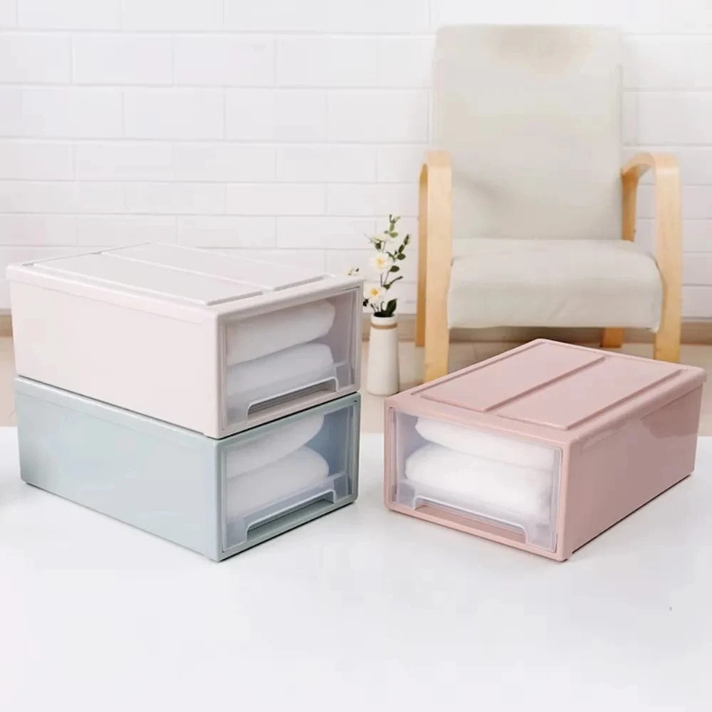 boite de rangement pour vetements pose pres fauteuil 