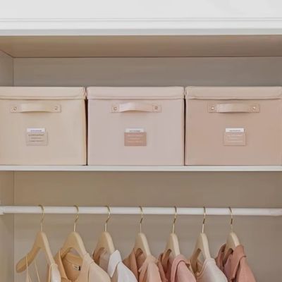 boite de rangement tissu aligné étagère dressing dessous penderie chambre