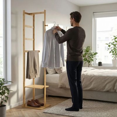 chevalet chambre suspendu pantalon homme tient chemise