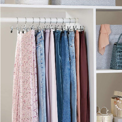 cintre à pantalon gain de place dans la penderie