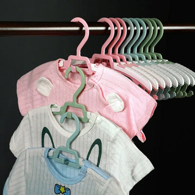 cintre enfant gain de place alignement vertical en cascade cintres