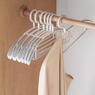 cintre​s épaule large anti-glisse aligné dressing