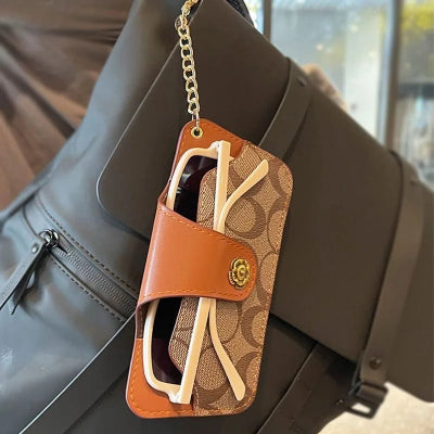 étui à lunette marron suspendu porte-clés sac a main
