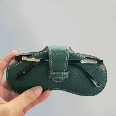 étui à lunettes vert foncé