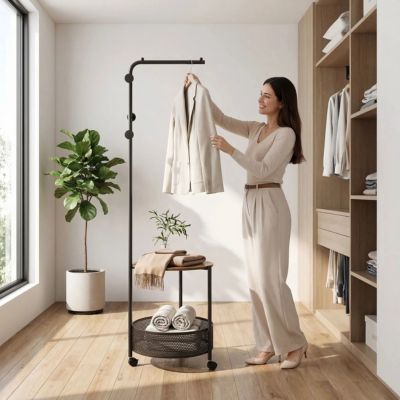 femme a cote chevalet chambre dressing