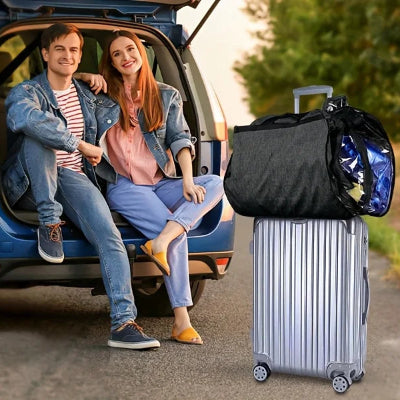 housse vetement voyage sur valise coffre voiture assis homme femme