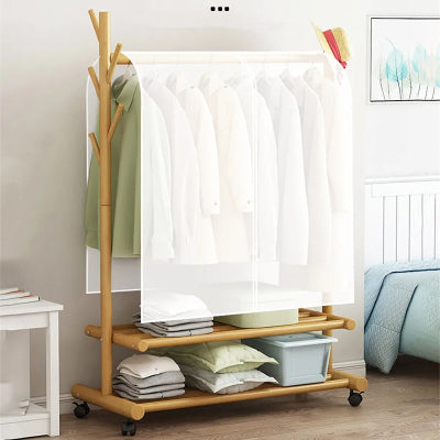 housses penderie vêtements posés sur portant vetement chambre