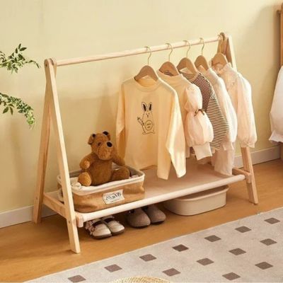 Portant-vêtement-Design-naturel-et-compact-pour-chambre