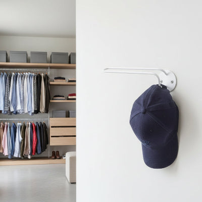 porte casquette mural blanc près dressing 