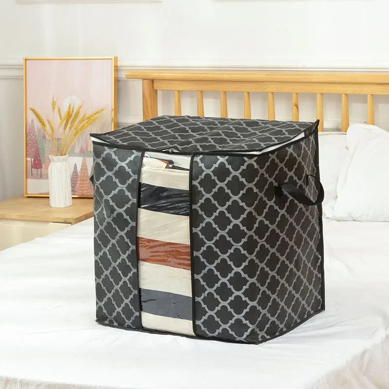 sac de rangement vetement vertical remplit linge ferme pose lit