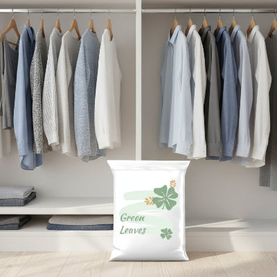 sac sous vide vetement posé sur dressing